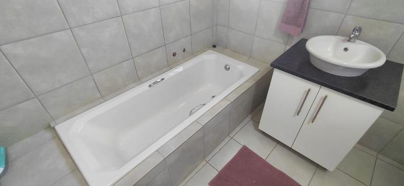 4 Bedroom Property for Sale in Bayswater Free State